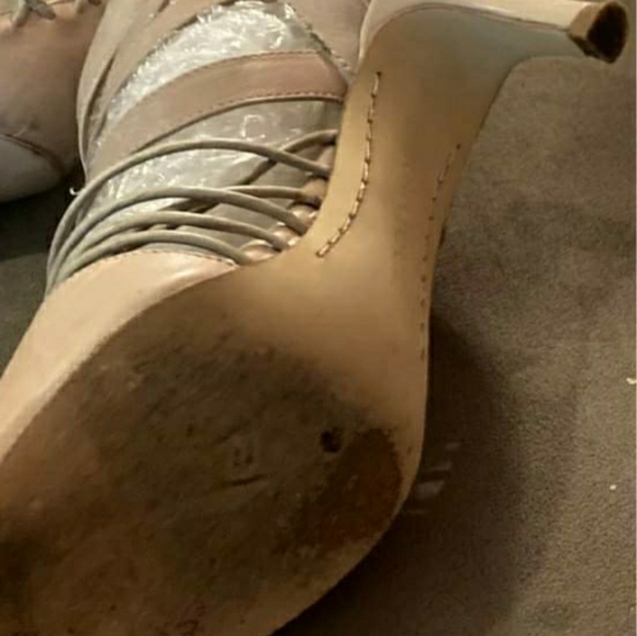 USED Boutique 9 Strappy Leather Heels size 6.5 M - Picture 2 of 13